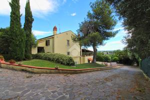 VILLA SINGOLA A PORTO RECANATI