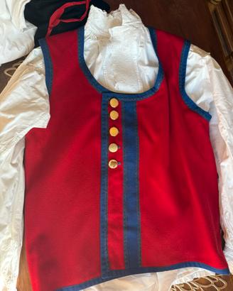 Costume sardo da uomo Oristano rosso