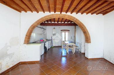 CASA SEMINDIPENDENTE A PISA