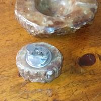 Portacenere e accendino in alabastro 