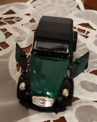 Modello auto da collezione Citroen 2cv charleston 