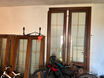 FINESTRE E PORTA IN LEGNO