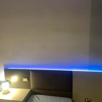 Testata letto singolo con binario led
