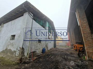 Immobile di 600 m² a Voghera
