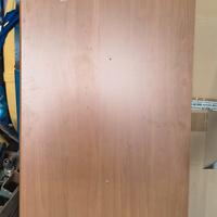 Mensola in legno con faretti 