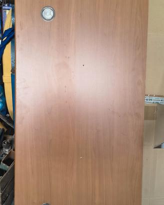 Mensola in legno con faretti 