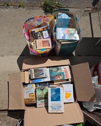 Lotto circa  200 libri