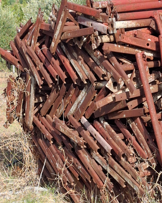 Puntelli, cravatte, staffe ad elica