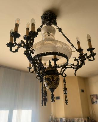 Lampadario antico in bronzo, ceramica e vetro