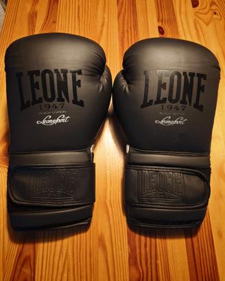 Kit Leone 1947 Guantoni Striker + Paratibia Black