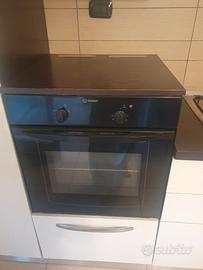 Cucina completa con frigor  lavastoiglie e forno