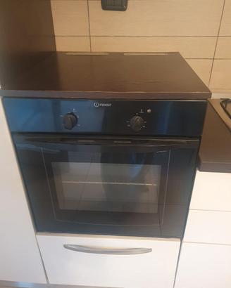 Cucina completa con frigor  lavastoiglie e forno