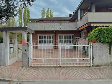 Box/Posto auto Opera [Cod. rif 3307952VRG]