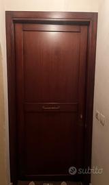 Portone in legno ingresso interno appartamento