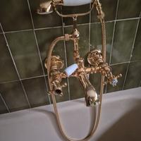 Rubinetteria bagno ottone stile classico