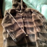 Giacca pelliccia sintetica con cappuccio