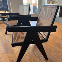 Due sedie a poltrona in vimini