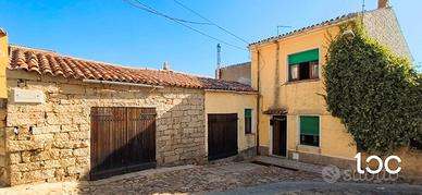 Casa di paese e stazzo gallurese nel centro storic