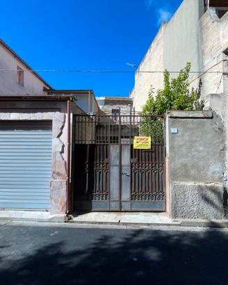Casa centrale da ristrutturare