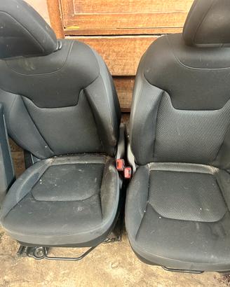 Sedili jepp renegade