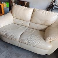 Divano in vera pelle beige- comodo e spazioso! 