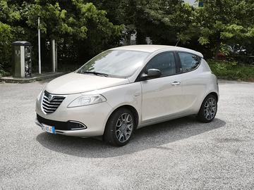 Lancia y