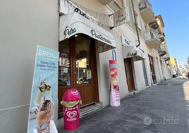 Negozio con attività avviata bar pasticceria