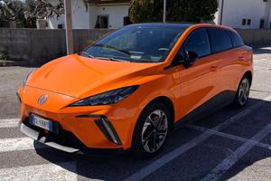 MG4 Electric Luxury 68 kWh – Orange - 37000km