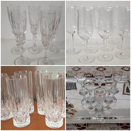 Bicchieri per liquori. calici di cristallo e flute