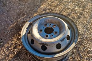 4 cerchi acciaio 17 " per iveco