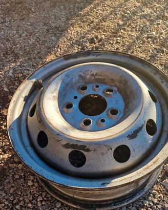4 cerchi acciaio 17 " per iveco