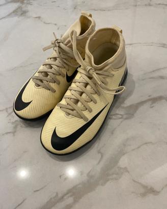 Scarpe da calcio Nike, taglia 32