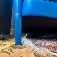 Divano Chesterfield in pelle blu
