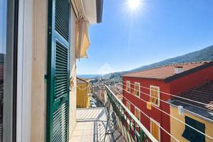 4 LOCALI A LA SPEZIA