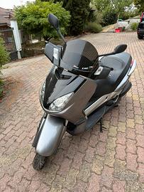 Yamaha x max 250
