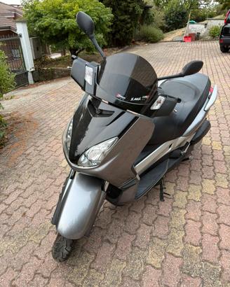 Yamaha x max 250