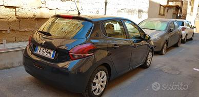 Peugeot 208 1.4 HDi 68cv  **PREZZO RIBASSATO**
