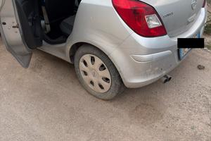 Opel corsa D anno 2006