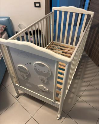 Lettino Pali in legno bianco con sponde e ruote
