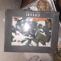Lotto di mezzi militari plastica