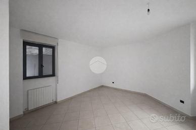NEGOZIO A COMUN NUOVO
