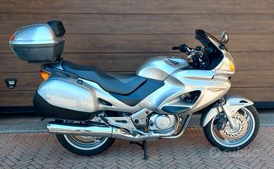 Honda Deauville 650 iscritta FMI - CRS - 23000 KM