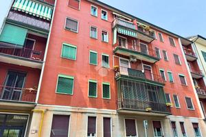 MONOLOCALE A CORSICO
