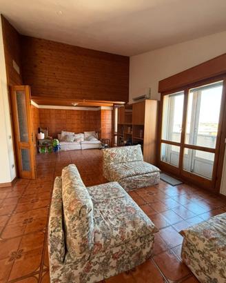 Ampio trivano con cantina e posto auto