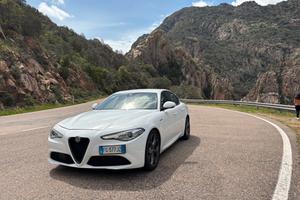 Alfa Romeo Giulia 2.2 180cv