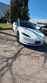 Tesla model 3 HIGHLAND