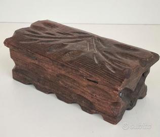 Scatola in legno vintage portagioie intagliato