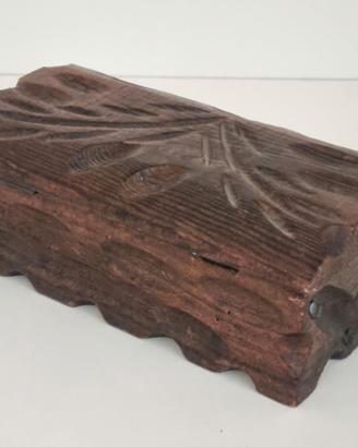 Scatola in legno vintage portagioie intagliato