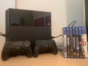 PS4 500Gb Standard Edition + 2 joypad e 8 giochi