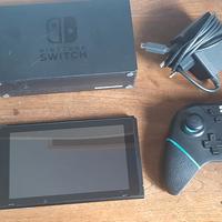 Console Nintendo Switch con dock e custodia 